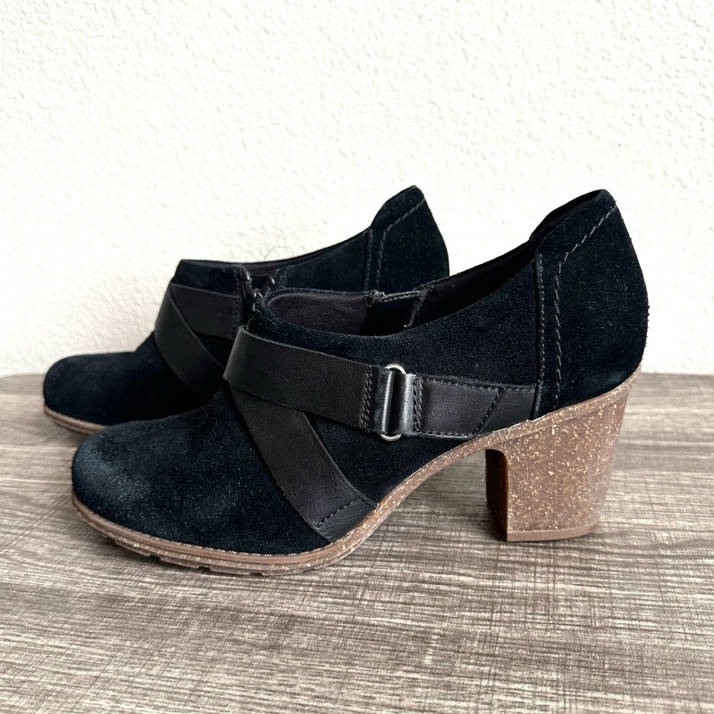 CLARKS Collection Black Suede Leather Sashlin Fiona Side Zipper Ankle Booties 10